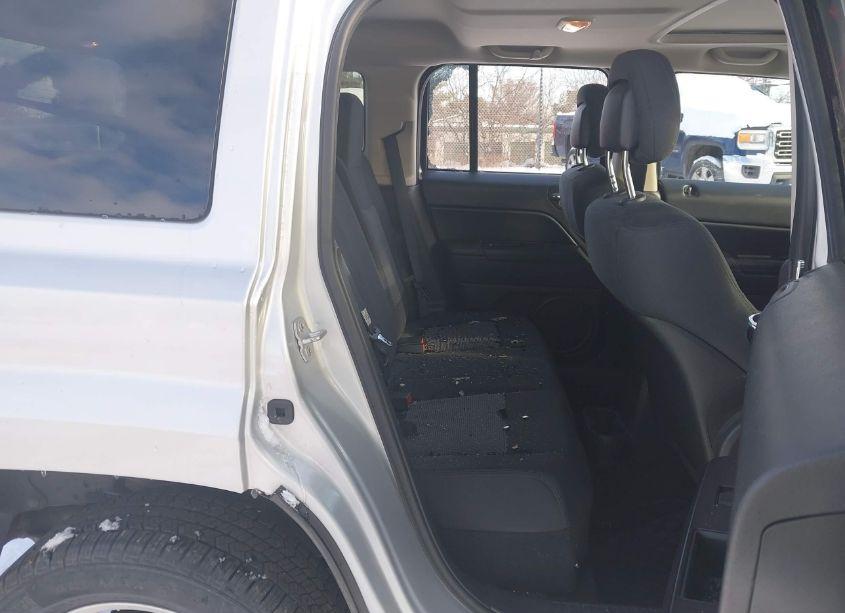 Photo 8 of 2013 Jeep Patriot LATITUDE (VIN 1C4NJRFB6DD192409)