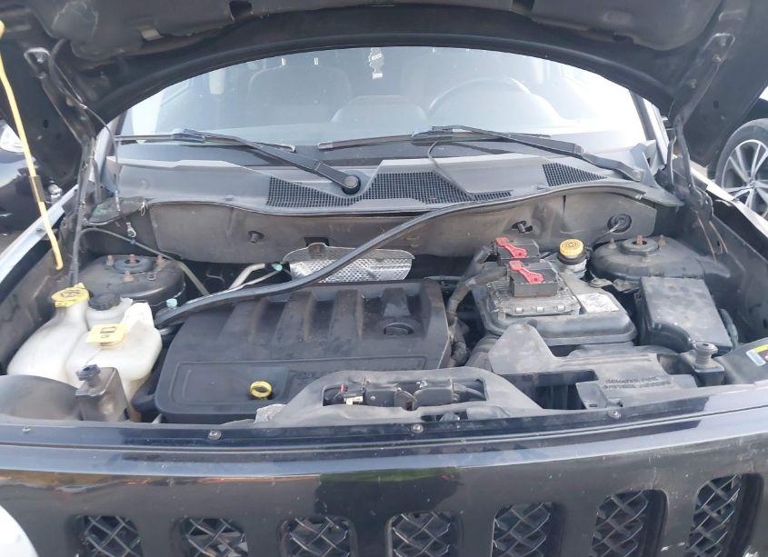 Photo 10 of 2014 Jeep Patriot LATITUDE (VIN 1C4NJRFB6ED501958)