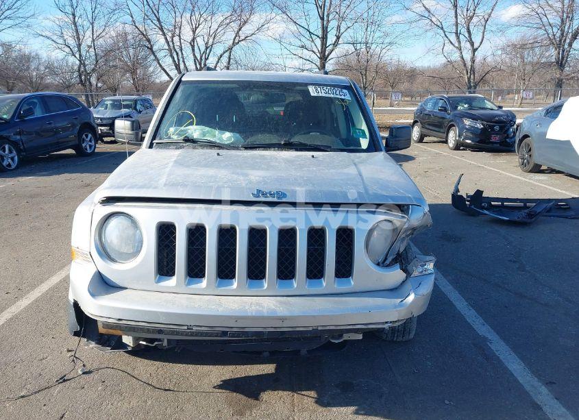 Photo 13 of 2014 Jeep Patriot LATITUDE (VIN 1C4NJRFB6ED626412)