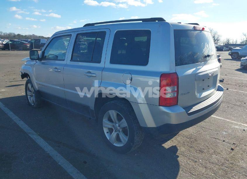 Photo 3 of 2014 Jeep Patriot LATITUDE (VIN 1C4NJRFB6ED626412)