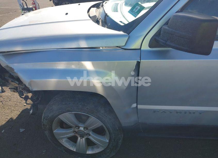 Photo 6 of 2014 Jeep Patriot LATITUDE (VIN 1C4NJRFB6ED626412)