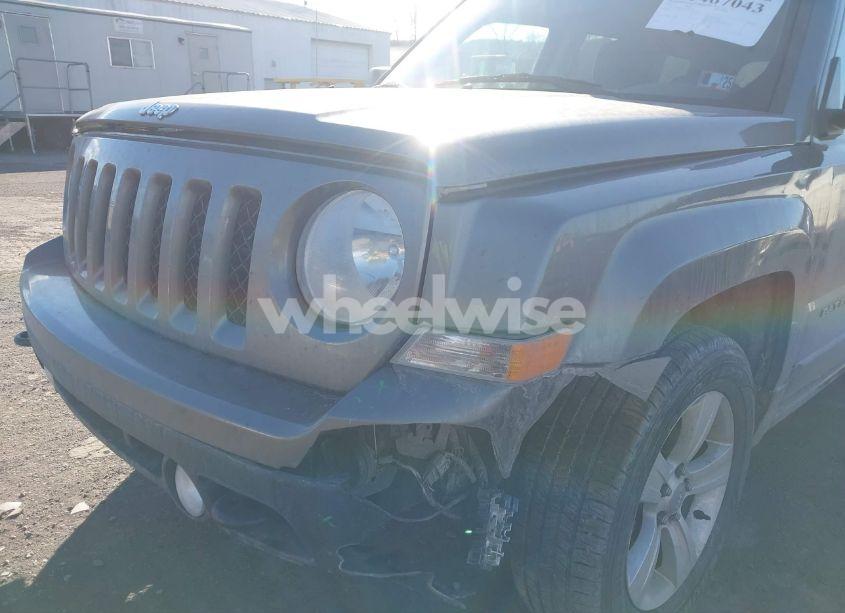 Photo 6 of 2014 Jeep Patriot LATITUDE (VIN 1C4NJRFB6ED630038)