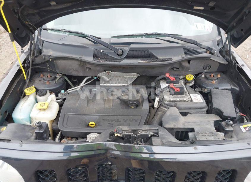 Photo 10 of 2014 Jeep Patriot LATITUDE (VIN 1C4NJRFB6ED731256)