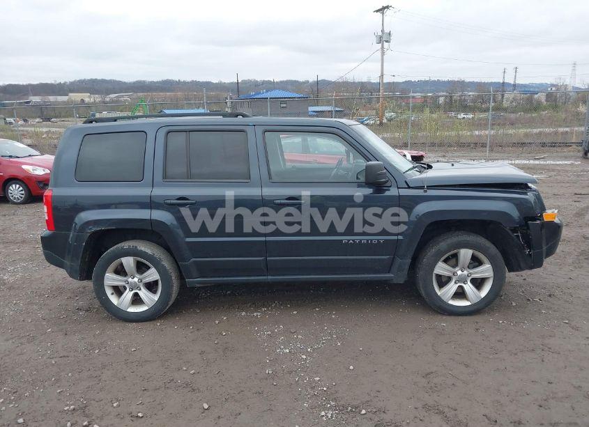 Photo 13 of 2014 Jeep Patriot LATITUDE (VIN 1C4NJRFB6ED731256)