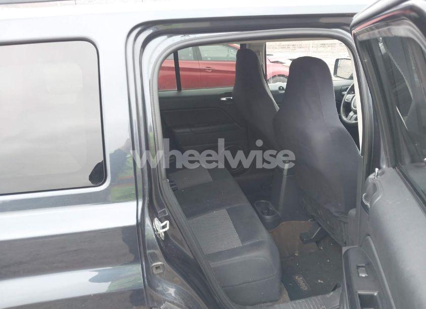 Photo 8 of 2014 Jeep Patriot LATITUDE (VIN 1C4NJRFB6ED731256)