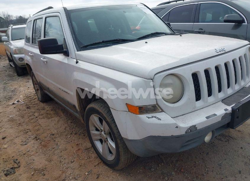 2014 Jeep Patriot LATITUDE (VIN 1C4NJRFB6ED760109) main photo