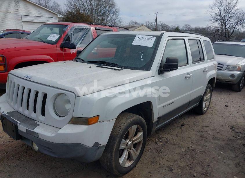 Photo 2 of 2014 Jeep Patriot LATITUDE (VIN 1C4NJRFB6ED760109)