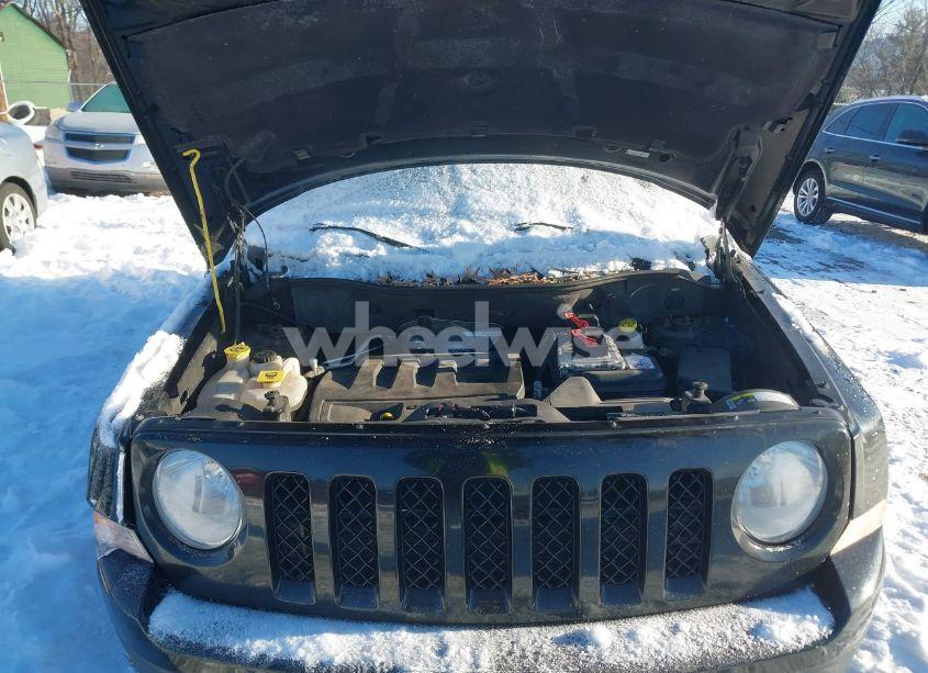 Photo 10 of 2014 Jeep Patriot LATITUDE (VIN 1C4NJRFB6ED788900)