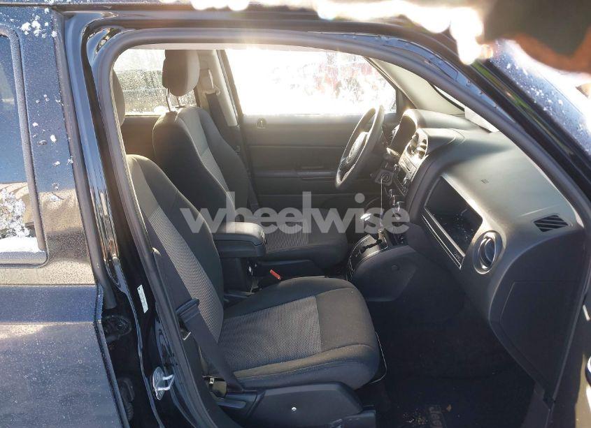 Photo 5 of 2014 Jeep Patriot LATITUDE (VIN 1C4NJRFB6ED788900)