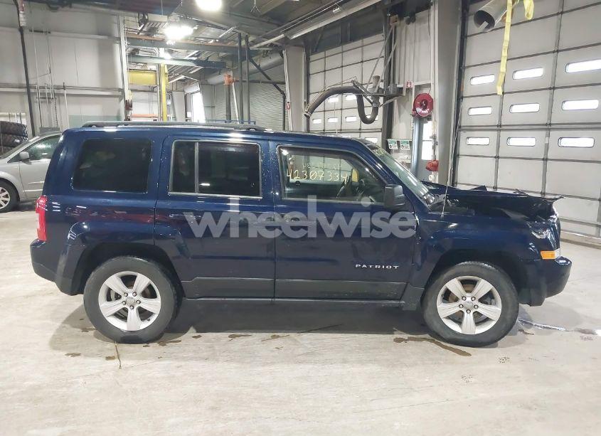 Photo 13 of 2015 Jeep Patriot LATITUDE (VIN 1C4NJRFB6FD239876)