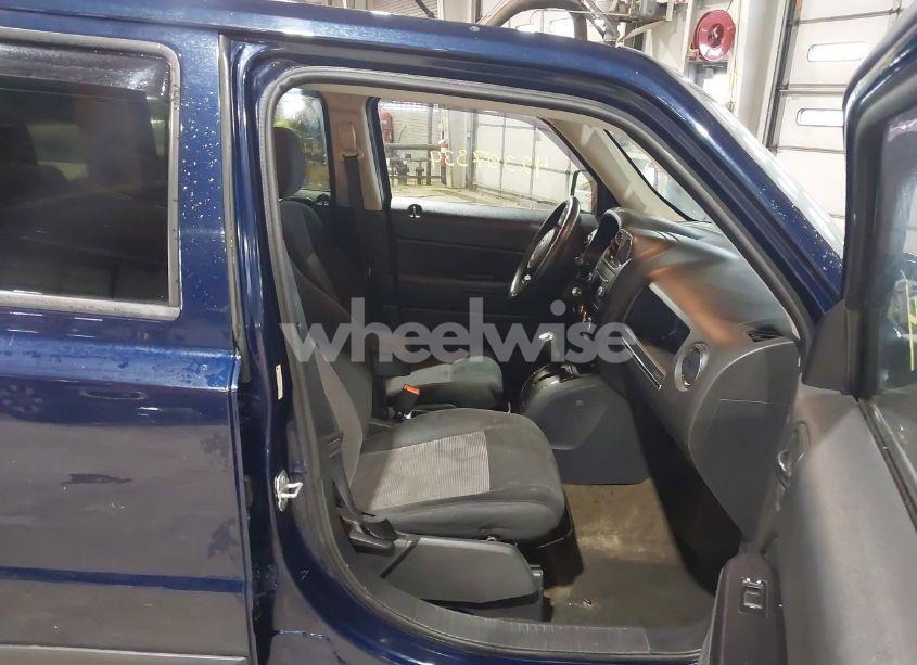 Photo 5 of 2015 Jeep Patriot LATITUDE (VIN 1C4NJRFB6FD239876)