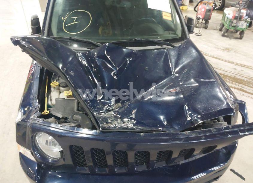 Photo 6 of 2015 Jeep Patriot LATITUDE (VIN 1C4NJRFB6FD239876)