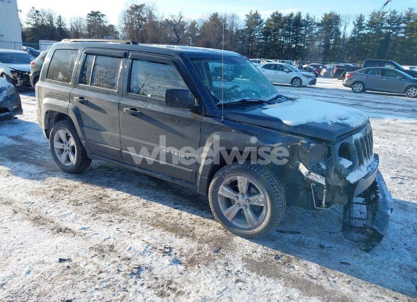 2015 Jeep Patriot LATITUDE (VIN 1C4NJRFB6FD244298) main photo