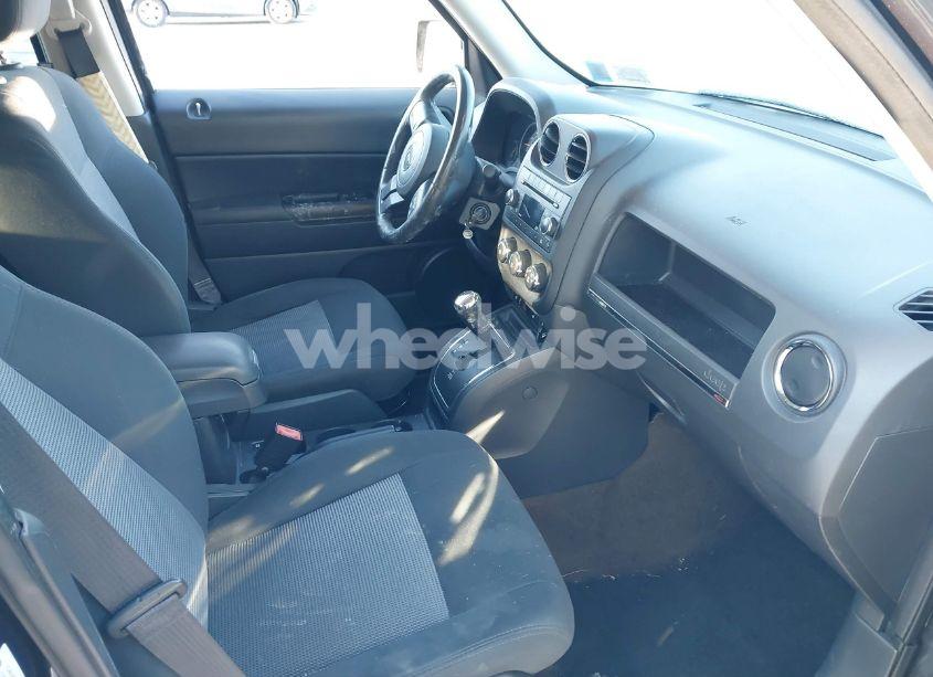 Photo 5 of 2015 Jeep Patriot LATITUDE (VIN 1C4NJRFB6FD244298)