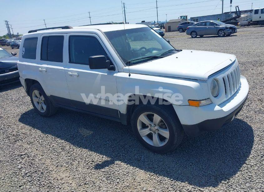 2016 Jeep Patriot LATITUDE (VIN 1C4NJRFB6GD610861) main photo