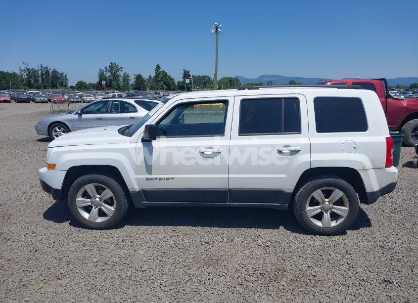 Photo 14 of 2016 Jeep Patriot LATITUDE (VIN 1C4NJRFB6GD610861)