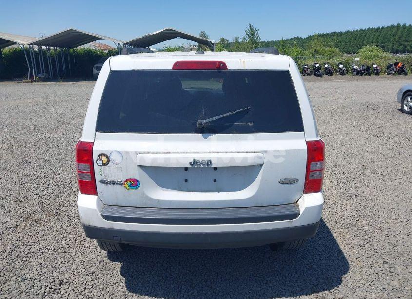 Photo 16 of 2016 Jeep Patriot LATITUDE (VIN 1C4NJRFB6GD610861)