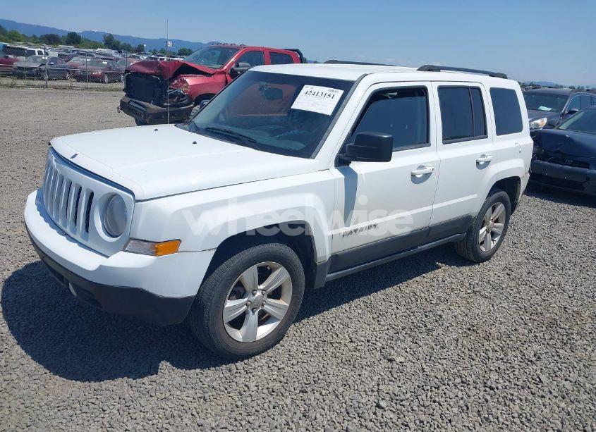 Photo 2 of 2016 Jeep Patriot LATITUDE (VIN 1C4NJRFB6GD610861)
