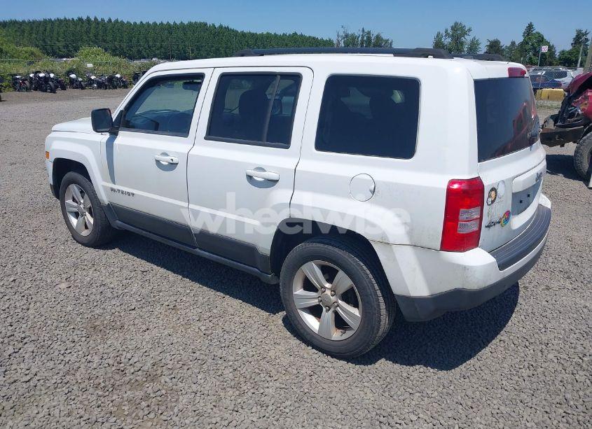 Photo 3 of 2016 Jeep Patriot LATITUDE (VIN 1C4NJRFB6GD610861)