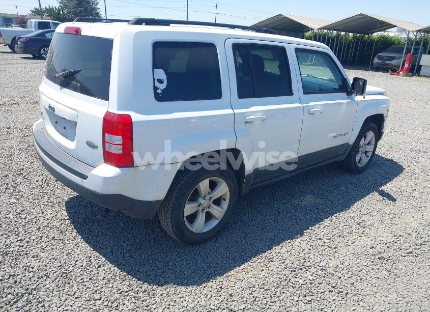 Photo 4 of 2016 Jeep Patriot LATITUDE (VIN 1C4NJRFB6GD610861)