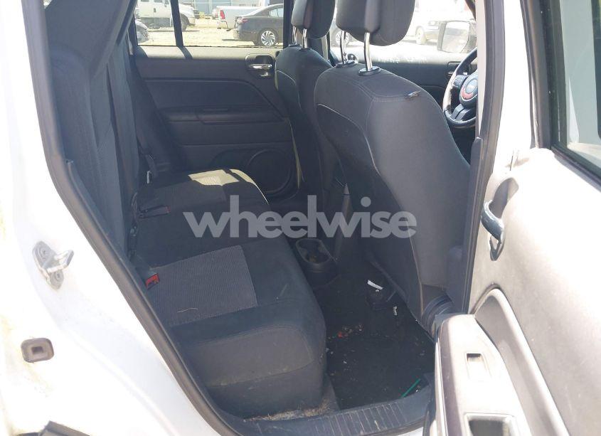 Photo 8 of 2016 Jeep Patriot LATITUDE (VIN 1C4NJRFB6GD610861)