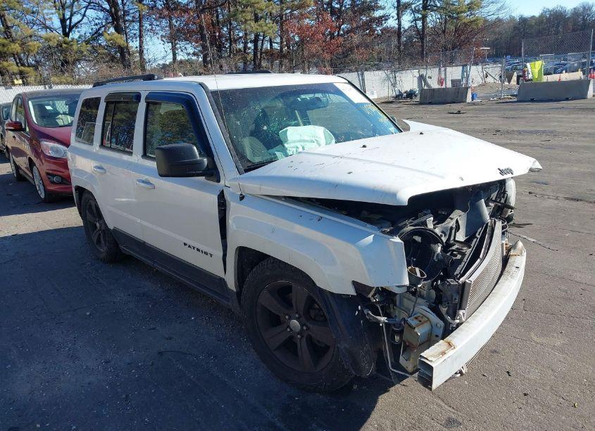 2016 Jeep Patriot LATITUDE (VIN 1C4NJRFB6GD775731) main photo