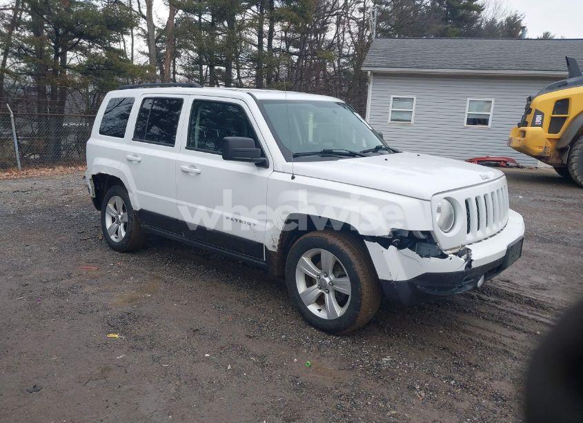 2017 Jeep Patriot LATITUDE 4X4 (VIN 1C4NJRFB6HD124844) main photo