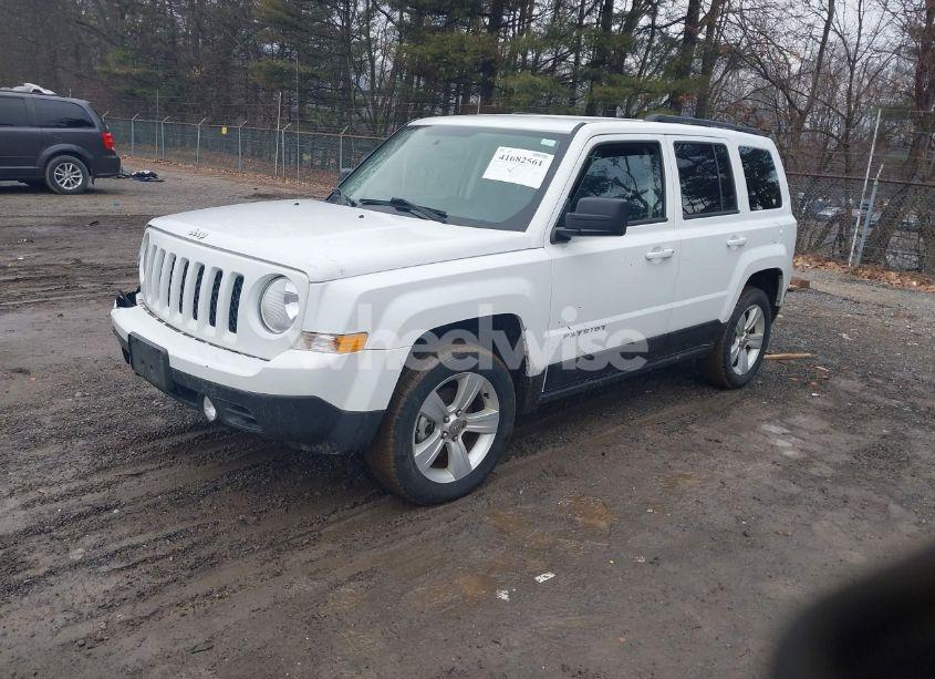 Photo 2 of 2017 Jeep Patriot LATITUDE 4X4 (VIN 1C4NJRFB6HD124844)