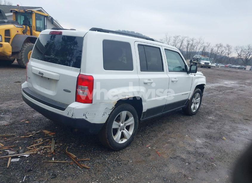 Photo 4 of 2017 Jeep Patriot LATITUDE 4X4 (VIN 1C4NJRFB6HD124844)