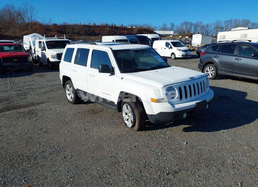 2014 Jeep Patriot LATITUDE (VIN 1C4NJRFB7ED627472) main photo