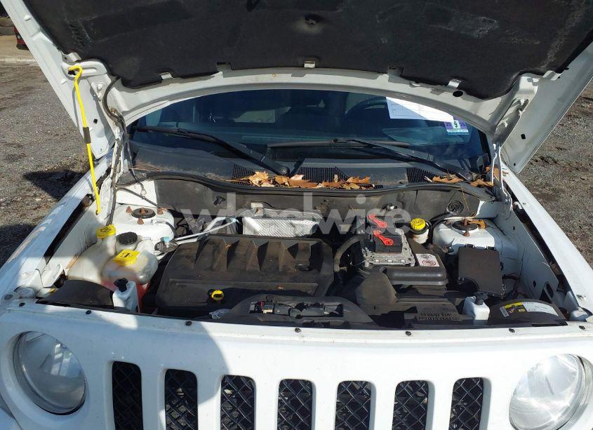 Photo 10 of 2014 Jeep Patriot LATITUDE (VIN 1C4NJRFB7ED627472)