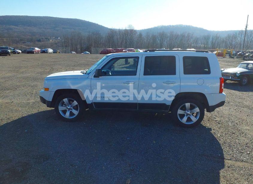 Photo 14 of 2014 Jeep Patriot LATITUDE (VIN 1C4NJRFB7ED627472)