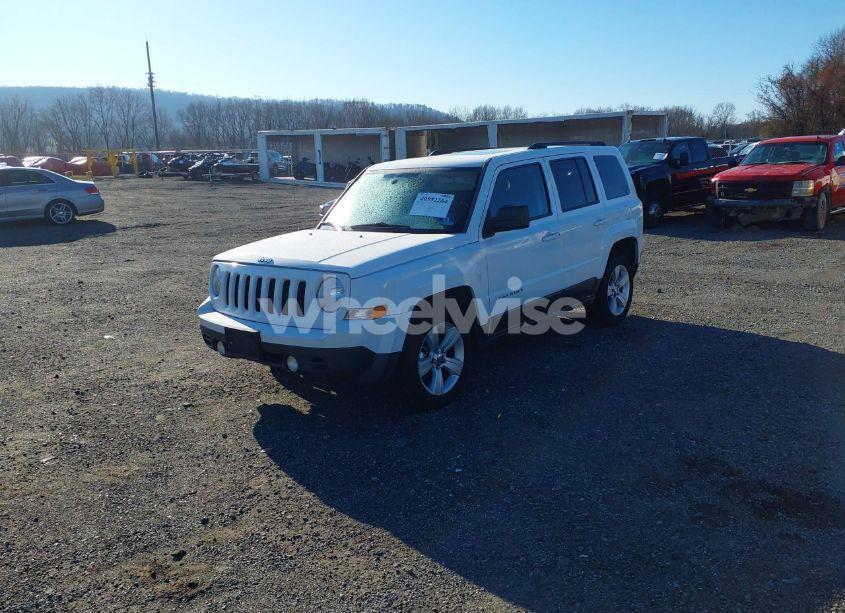 Photo 2 of 2014 Jeep Patriot LATITUDE (VIN 1C4NJRFB7ED627472)