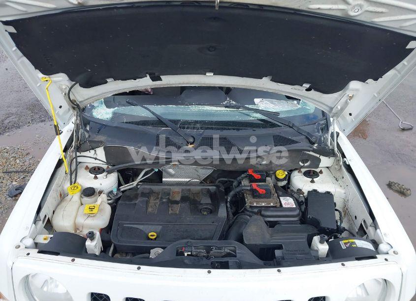 Photo 10 of 2014 Jeep Patriot LATITUDE (VIN 1C4NJRFB7ED630274)