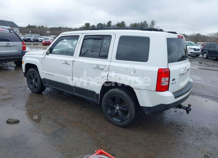 Photo 3 of 2014 Jeep Patriot LATITUDE (VIN 1C4NJRFB7ED630274)