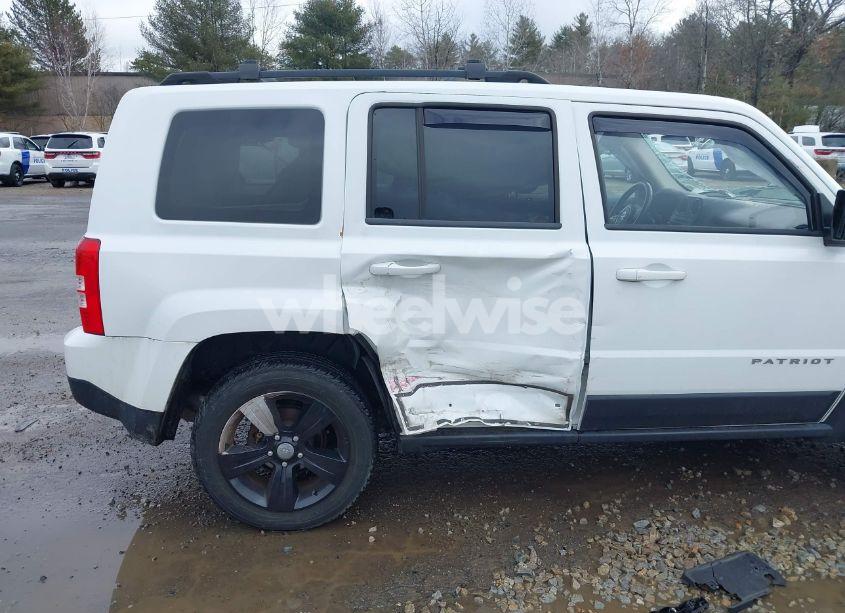 Photo 6 of 2014 Jeep Patriot LATITUDE (VIN 1C4NJRFB7ED630274)