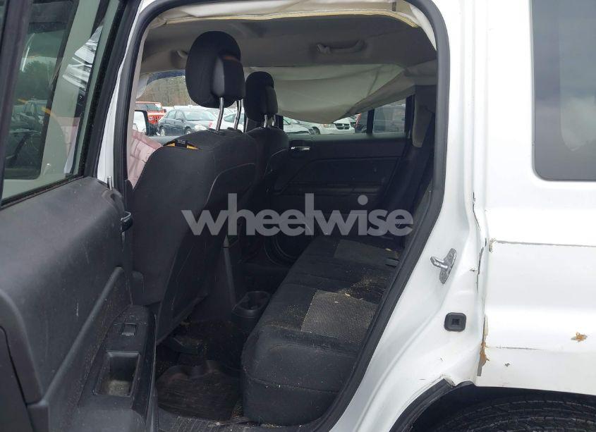 Photo 8 of 2014 Jeep Patriot LATITUDE (VIN 1C4NJRFB7ED630274)