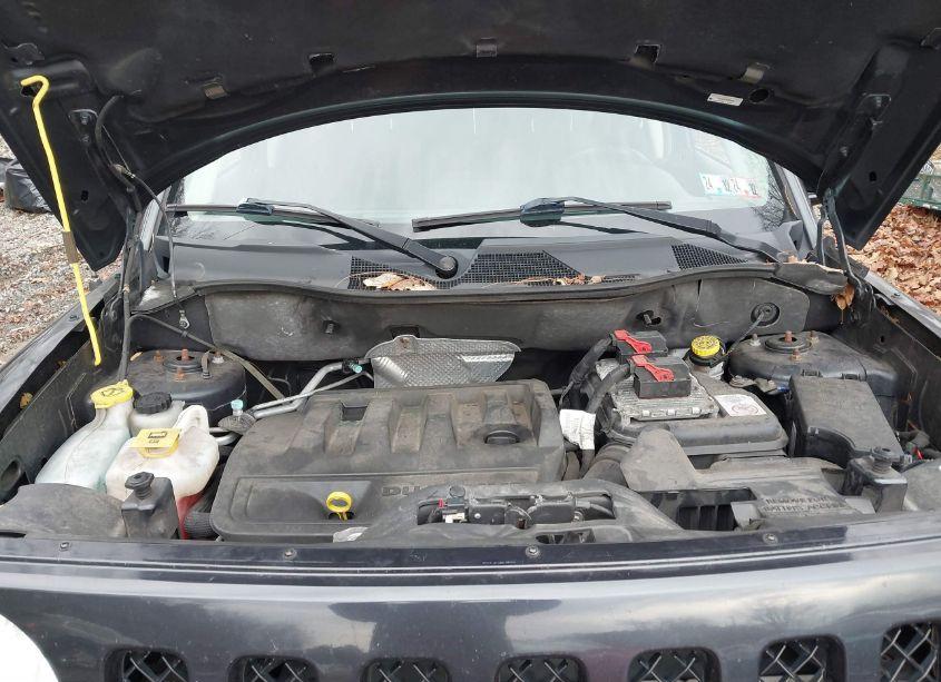 Photo 10 of 2014 Jeep Patriot LATITUDE (VIN 1C4NJRFB7ED665509)