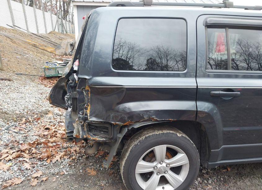 Photo 18 of 2014 Jeep Patriot LATITUDE (VIN 1C4NJRFB7ED665509)