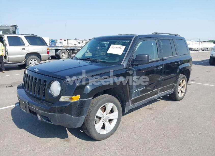 Photo 2 of 2014 Jeep Patriot LATITUDE (VIN 1C4NJRFB7ED670418)