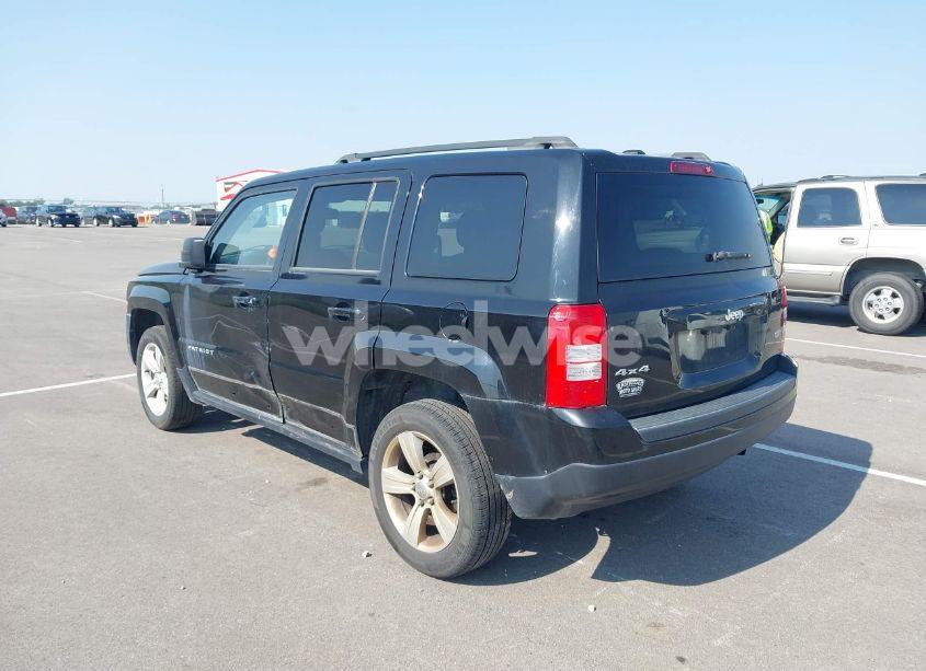 Photo 3 of 2014 Jeep Patriot LATITUDE (VIN 1C4NJRFB7ED670418)