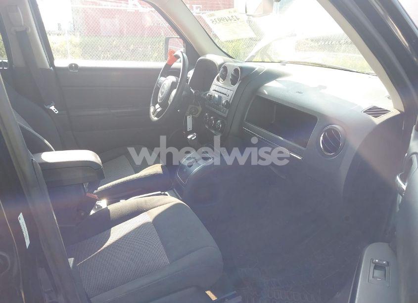 Photo 5 of 2014 Jeep Patriot LATITUDE (VIN 1C4NJRFB7ED670418)