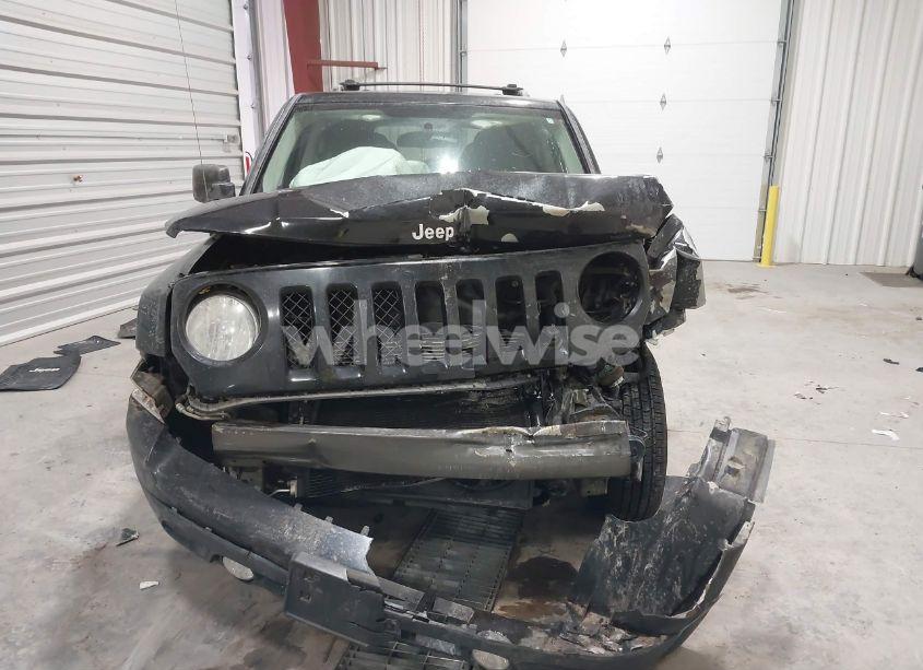 Photo 12 of 2014 Jeep Patriot LATITUDE (VIN 1C4NJRFB7ED694024)