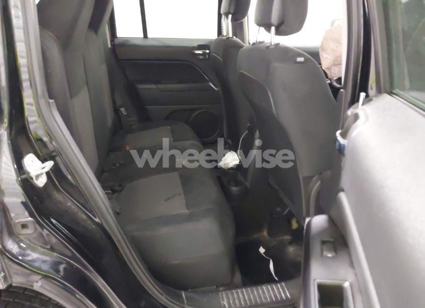 Photo 8 of 2014 Jeep Patriot LATITUDE (VIN 1C4NJRFB7ED694024)