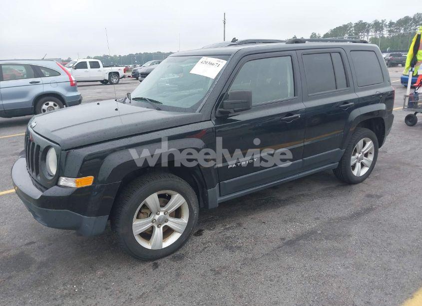 Photo 2 of 2014 Jeep Patriot LATITUDE (VIN 1C4NJRFB7ED713462)