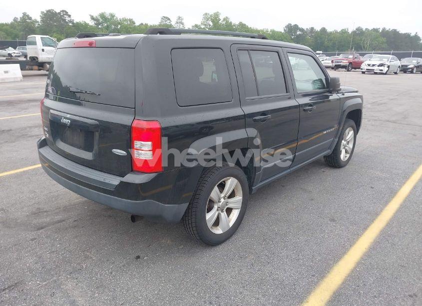Photo 4 of 2014 Jeep Patriot LATITUDE (VIN 1C4NJRFB7ED713462)