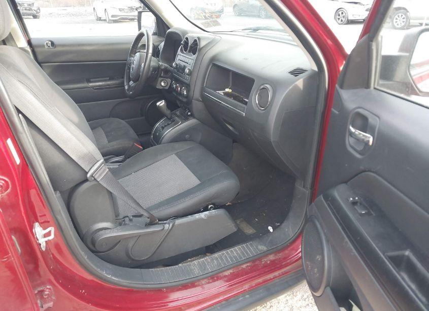 Photo 5 of 2014 Jeep Patriot LATITUDE (VIN 1C4NJRFB7ED734392)