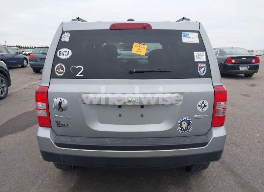 Photo 16 of 2014 Jeep Patriot LATITUDE (VIN 1C4NJRFB7ED796505)