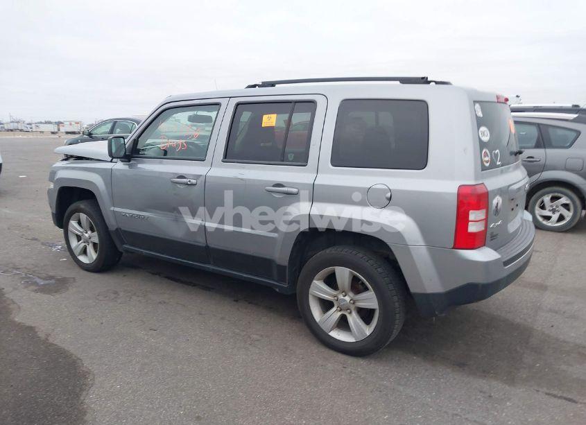 Photo 3 of 2014 Jeep Patriot LATITUDE (VIN 1C4NJRFB7ED796505)