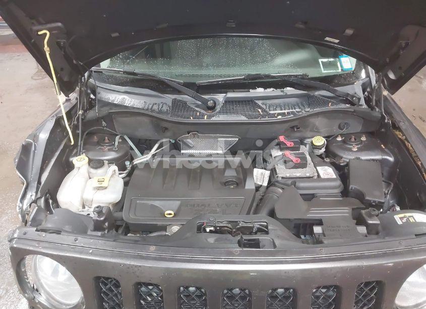 Photo 10 of 2014 Jeep Patriot LATITUDE (VIN 1C4NJRFB7ED897849)